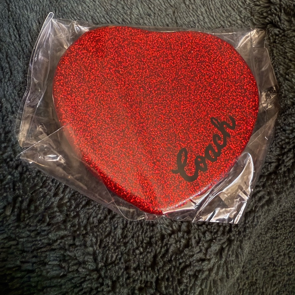 Coach Red Glitter Heart Compact Mirror 🆕 - Picture 6 of 9